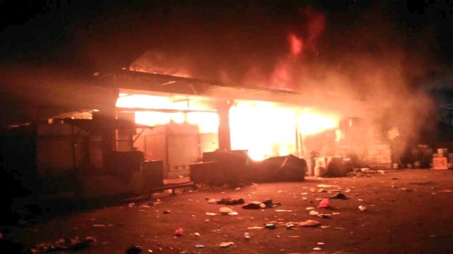 Kebakaran Yang Terjadi Di Pasar Induk Kramat Jati Menghanguskan 300 Lebih Kios